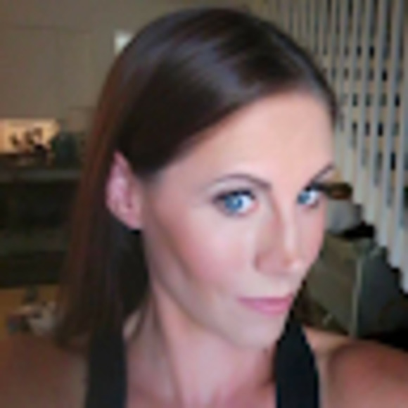 Meet your Posher, Lauren - Picture 1 of 1